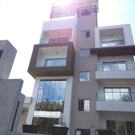 Manasi Inn Satara Luaran gambar