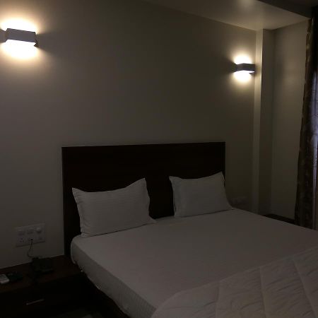 Manasi Inn Satara Luaran gambar