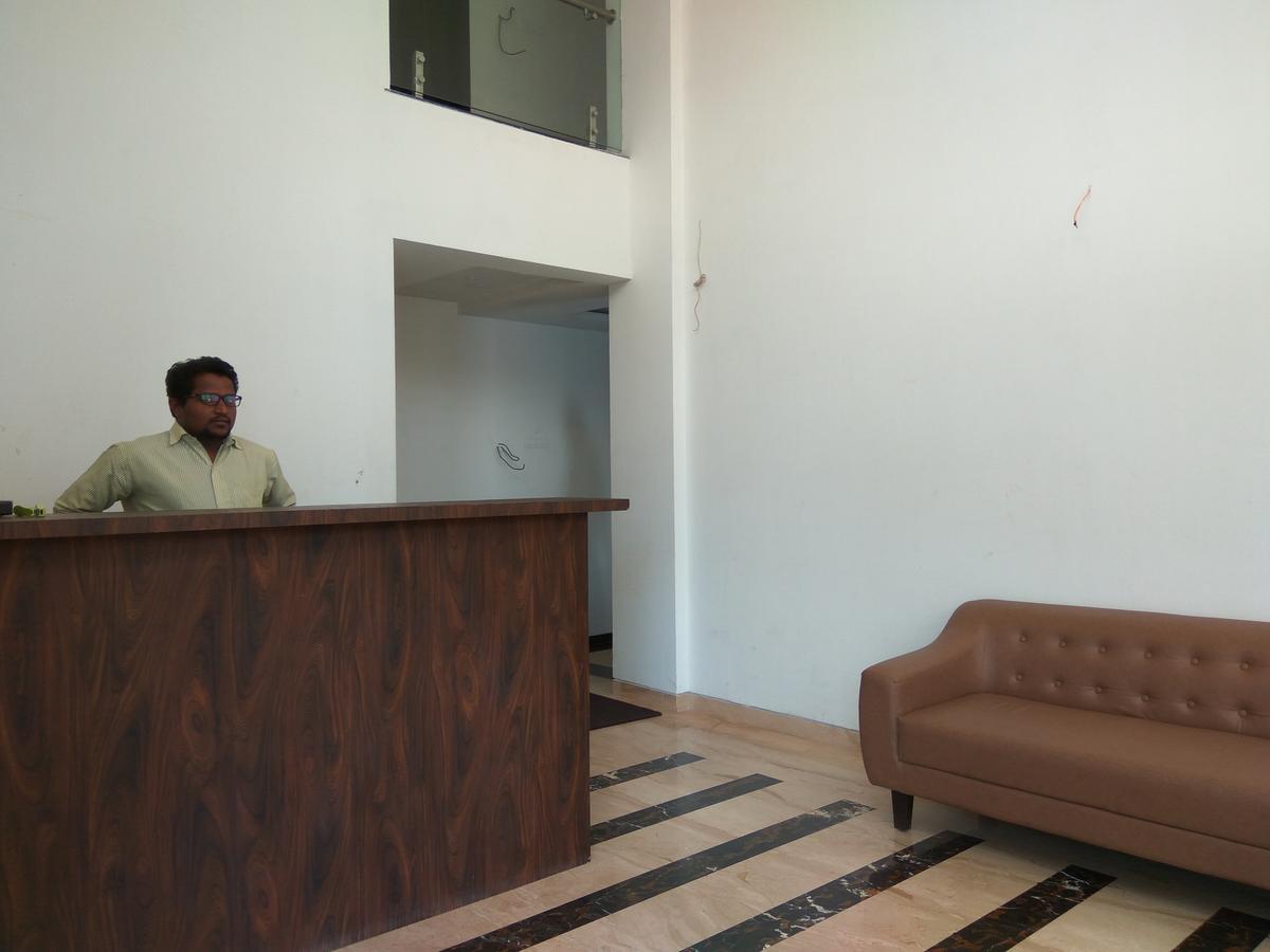 Manasi Inn Satara Luaran gambar