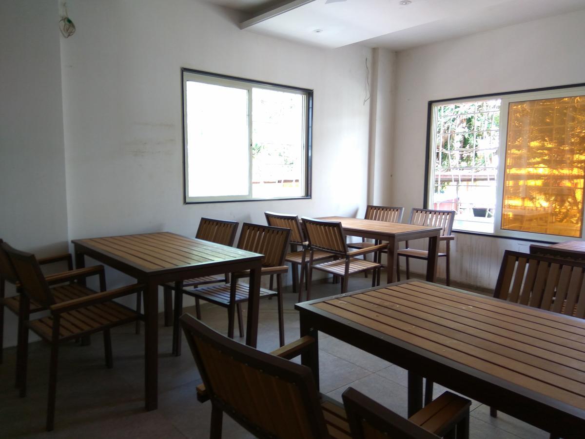 Manasi Inn Satara Luaran gambar