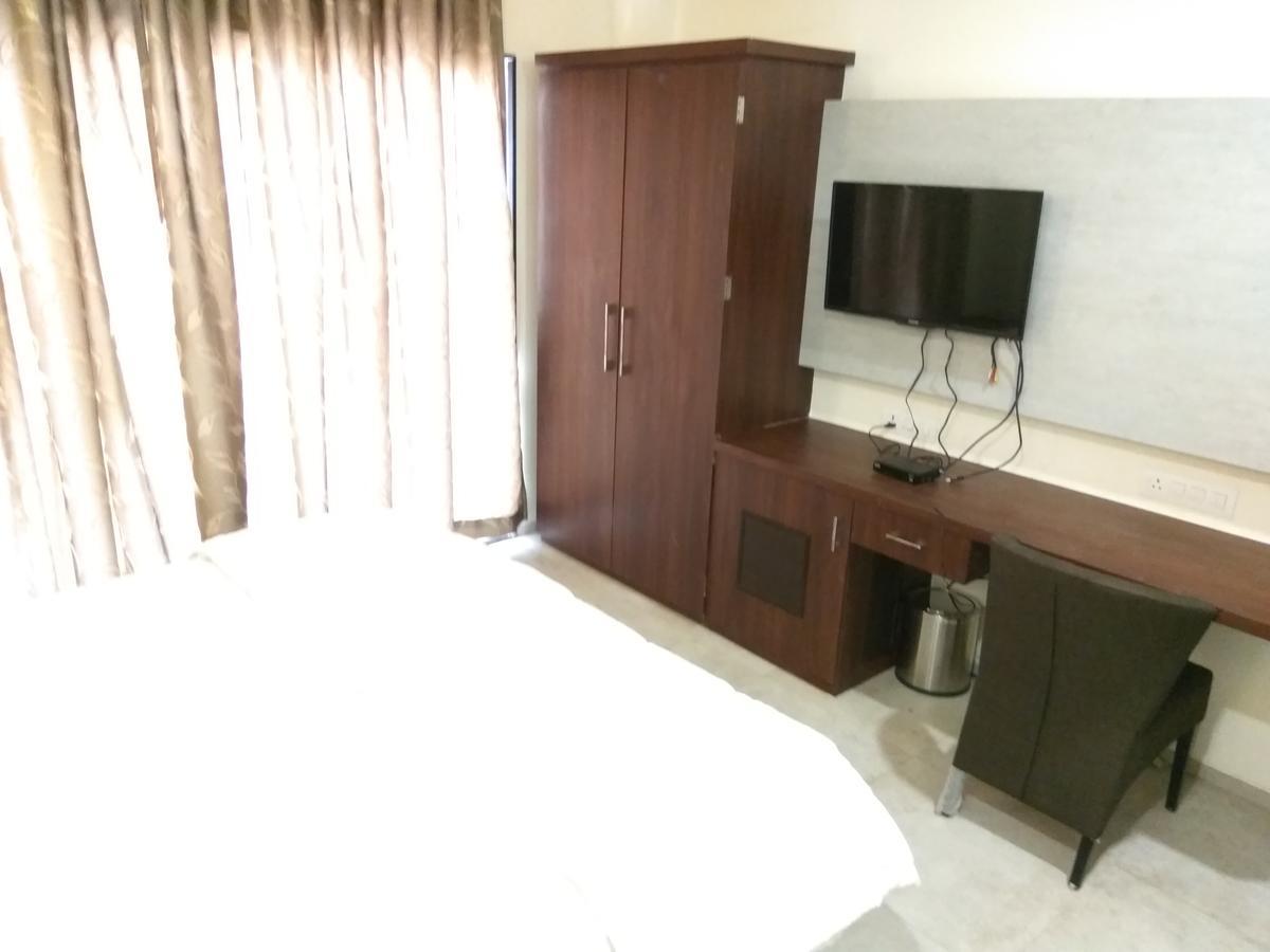 Manasi Inn Satara Luaran gambar