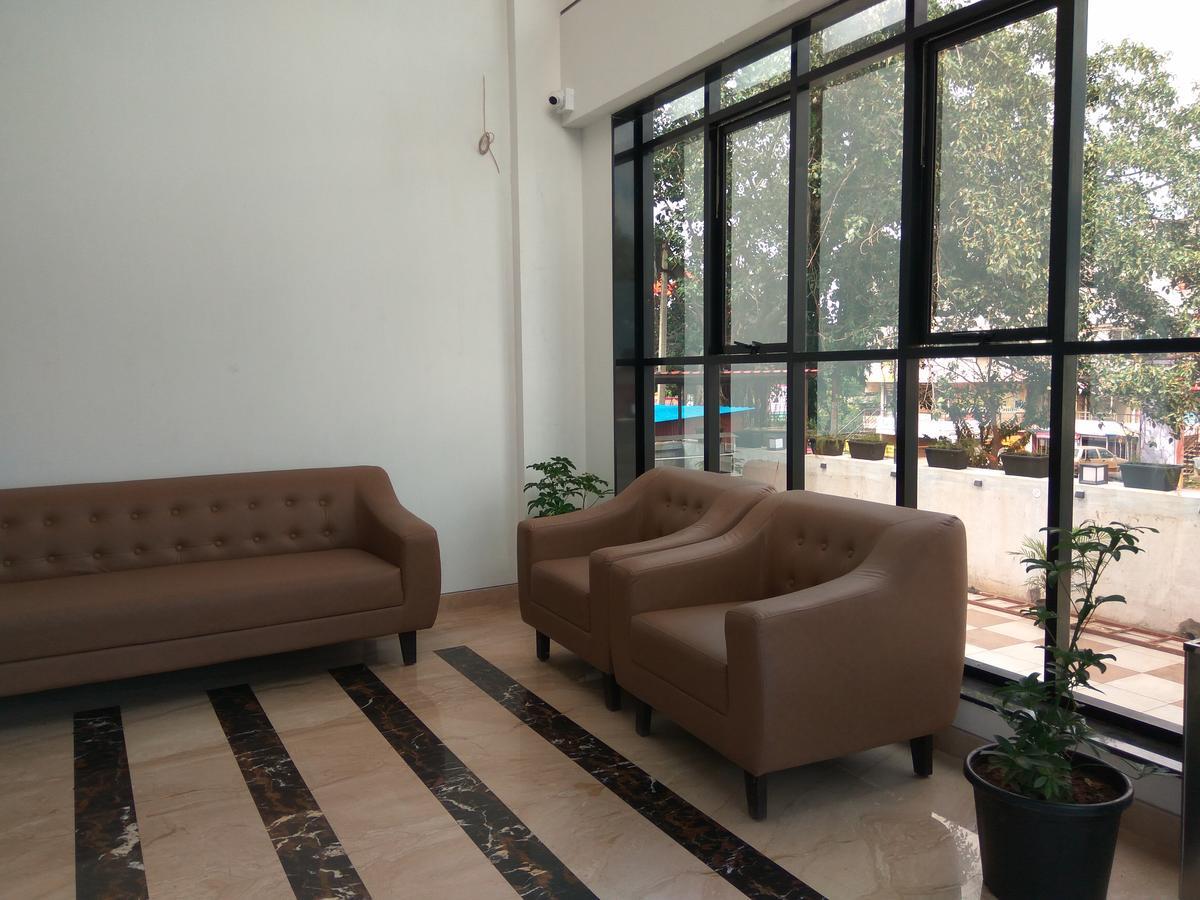 Manasi Inn Satara Luaran gambar