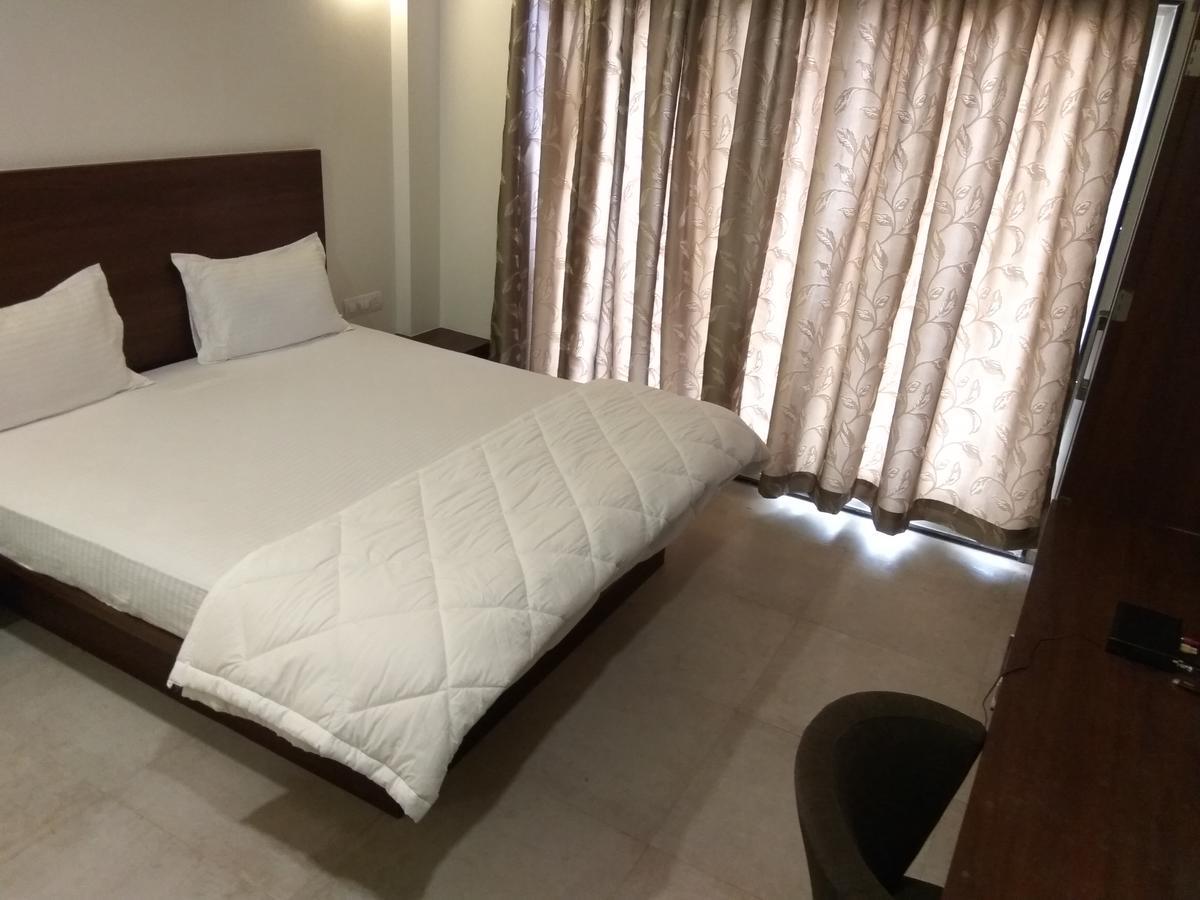 Manasi Inn Satara Luaran gambar